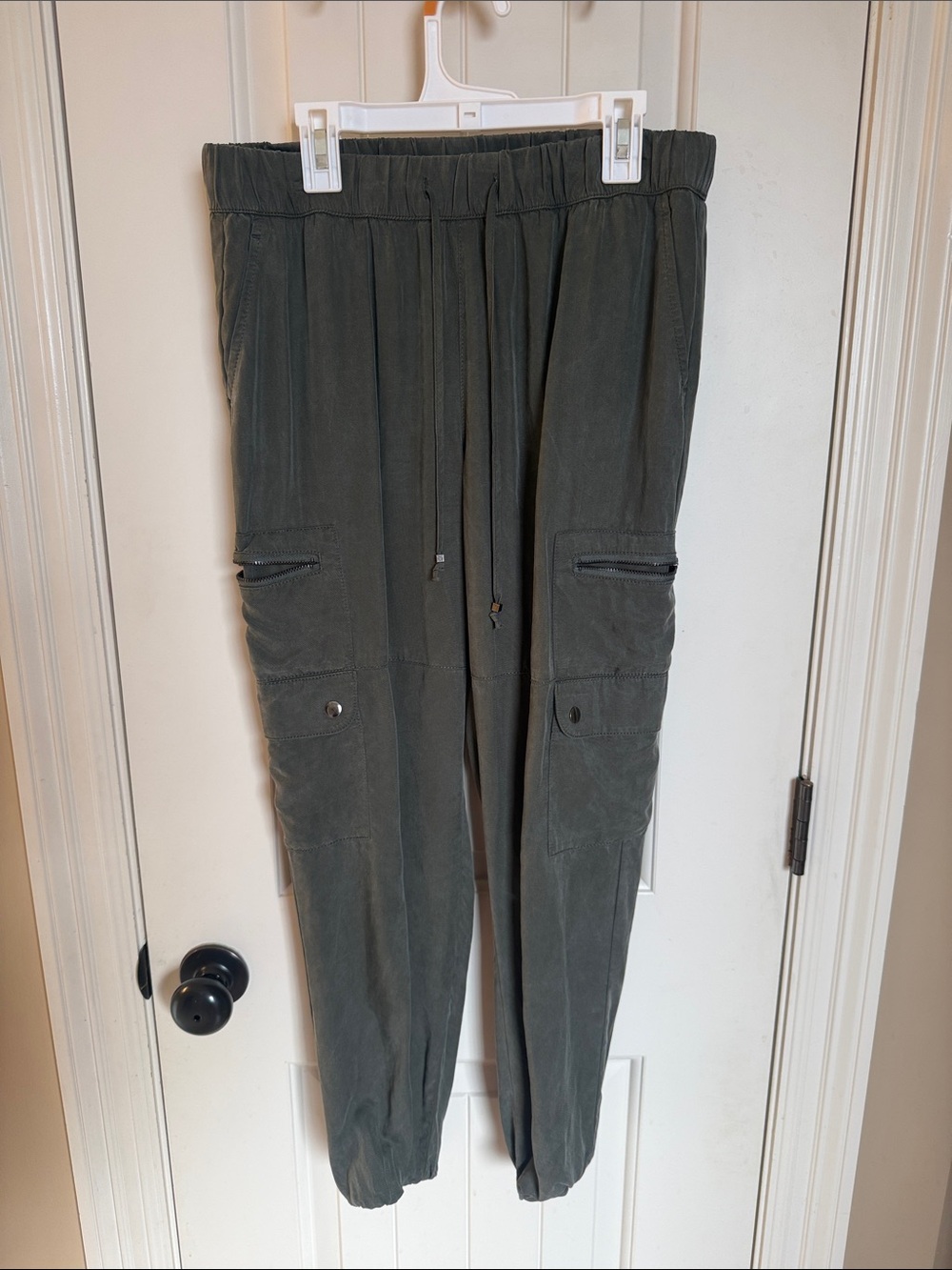 Banana republic women’s green joggers size small